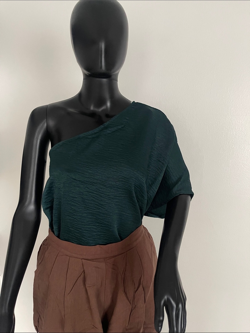Hunter Green Textured One Sleeve Top